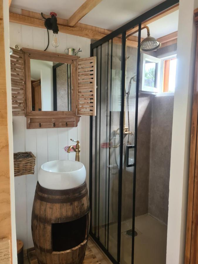 Willa Les Milles Bottes Et Ses Roulottes Encausse-les-Thermes Zewnętrze zdjęcie